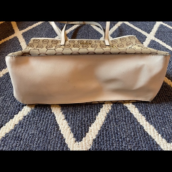 Michael Kors Tote - Picture 2 of 4